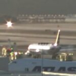 Πανικός στον αέρα: Πτήση της American Airlines γύρισε πίσω εσπευσμένα – Καμπίνα γέμισε «αναθυμιάσεις» – 7 επιβάτες στο νοσοκομείο