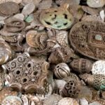 Σουηδία: Ψαράς ανακάλυψε μεσαιωνικό καζάνι γεμάτο χρυσάφι και νομίσματα – Έψαχνε σκουλήκια για δόλωμα και βρήκε θησαυρό