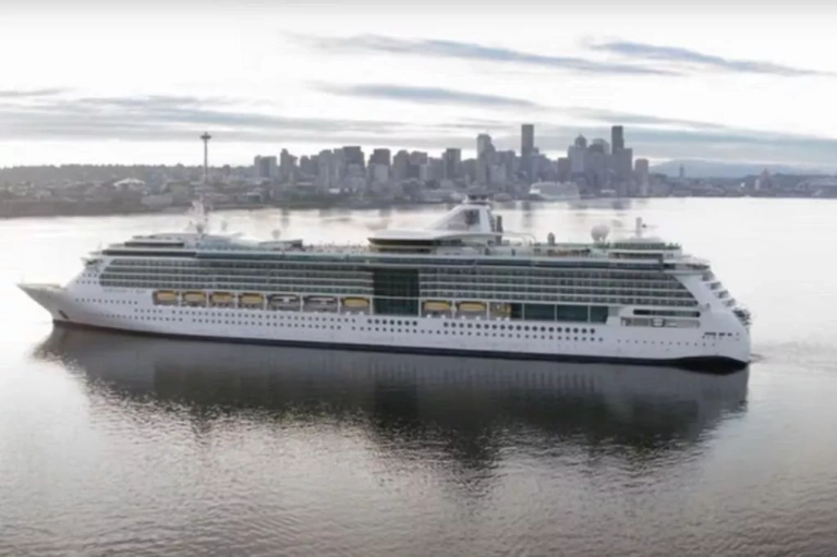 Εφιάλτης σε κρουαζιέρα της Royal Caribbean – 90 επιβάτες με νοροϊό εν πλω