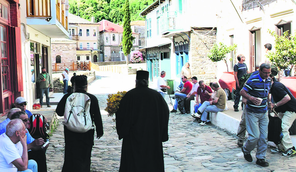 Ο εξηλεκτρισμός του Αγίου Όρους – Η ηλεκτρική διασύνδεση, το οικονομικό όφελος και οι διαφωνίες των «συντηρητικών» μονών