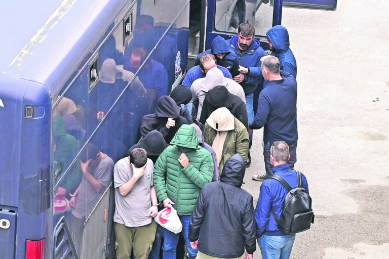 ΟΠΕΚΕΠΕ: Ελεύθεροι με περιοριστικούς όρους οι 11 από τους 37 κατηγορούμενους, μετά τις απολογίες τους