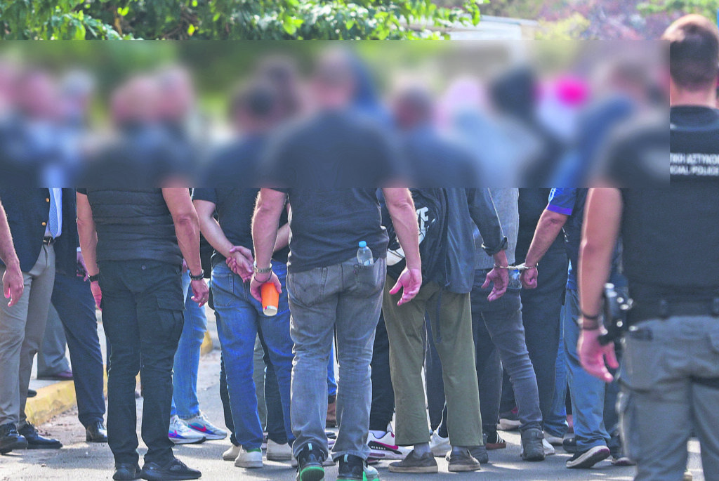 Εικονικά τιμολόγια: «Να περάσεις να σου δώσω 2.000» – Οι διάλογοι του αρχηγού του κυκλώματος με συνεργάτες τηλεοπτικού παρουσιαστή