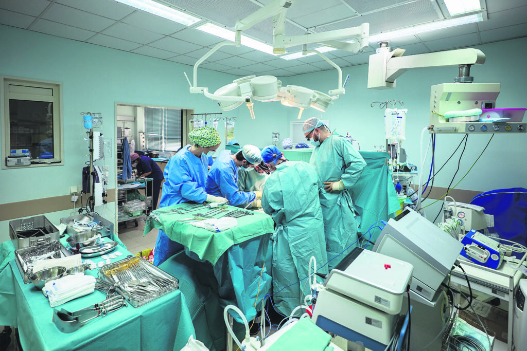 Γράφτηκε ιστορία στο Λαϊκό Νοσοκομείο: 4 μεταμοσχεύσεις ήπατος σε 4 ημέρες!
