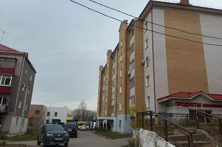 Τραγωδία: 5χρονη πέταξε από παράθυρο 12 μέτρων τον νεογέννητο αδερφό της