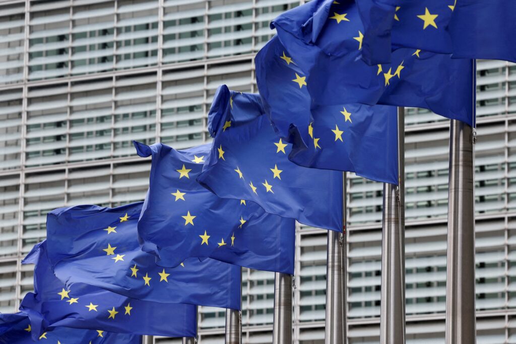 Politico: Η ΕΕ πρέπει να είναι «έτοιμη» για πόλεμο με τη Ρωσία έως το 2030 – Το προσχέδιο για 