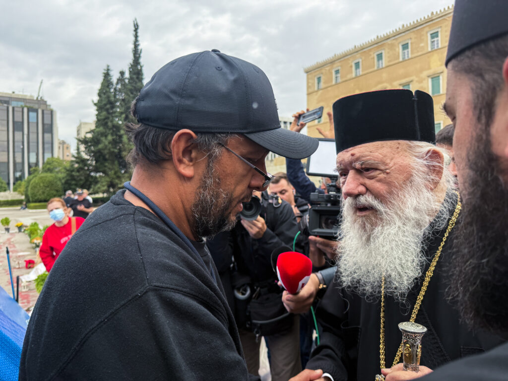 Στο πλευρό του Πάνου Ρούτσι ο Αρχιεπίσκοπος Ιερώνυμος – «Όπου υπάρχει πόνος πρέπει να είμαστε