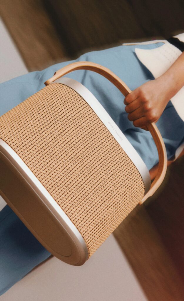 Γιορτάζοντας 100 χρόνια σχεδιασμού: Η Bang & Olufsen παρουσιάζει τρεις ειδικές εκδόσεις για τη