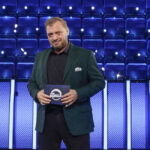 Δύο πρεμιέρες μοιράζουν ξανά το χαρτί της τηλεθέασης