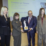 Λαμπερή εκδήλωση του Ε.Ε.Α. για τις «Γυναίκες με Όραμα»– Τιμητική διάκριση στην Κατερίνα Σακελλαροπούλου