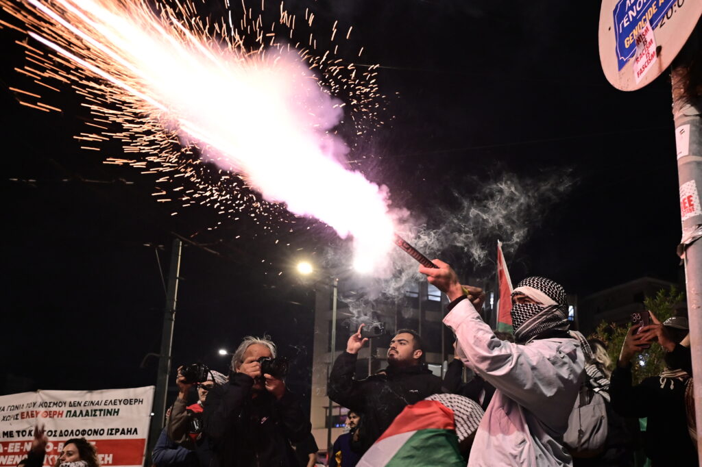 Επεισόδια έξω από την ισραηλινή πρεσβεία