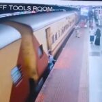 Τρόμος: Γυναίκα γλίστρησε σε κινούμενο τρένο – Σώθηκε την τελευταία στιγμή από φύλακα (βίντεο)