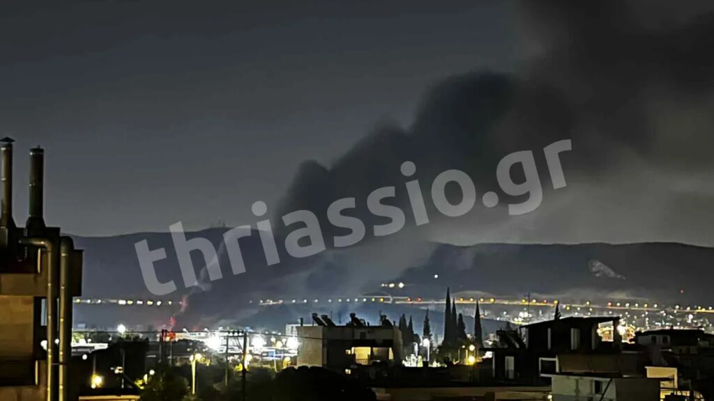 Μεγάλη φωτιά στον Ασπρόπυργο – Ακούστηκαν εκρήξεις