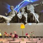 Βρετανικό Μουσείο: Ποιοι διασημότητες ήταν στο προκλητικό ροζ δείπνο μπροστά στα Γλυπτά του Παρθενώνα – Σάλος για την εκδήλωση