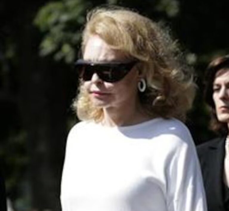 Πέθανε η Τζόαν Κένεντι: Ήταν η πρώτη σύζυγος του Τεντ Κένεντι και η τελευταία επιζήσασα των Κάμελοτ