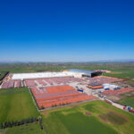 Η ΚΕΒΕ παρουσιάζει μια καινοτόμο σειρά ελαφρών τούβλων, με διατήρηση της ίδιας μηχανικής αντοχής και μείωση βάρους έως 20% μέχρι το 2026