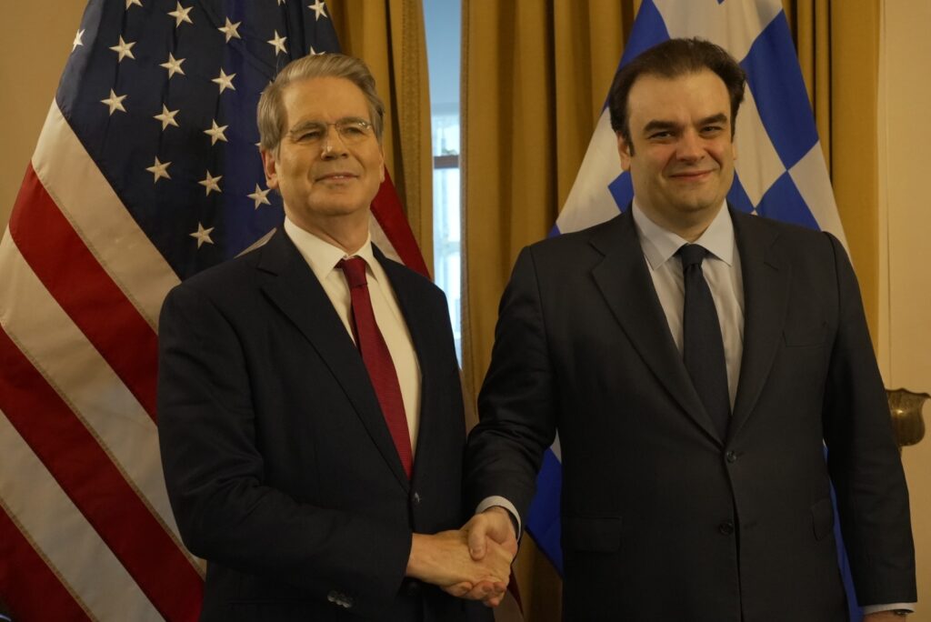 Συνάντηση Πιερρακάκη με τον ΥΠΟΙΚ των ΗΠΑ Σκοτ Μπέσεντ – Τι συζήτησαν