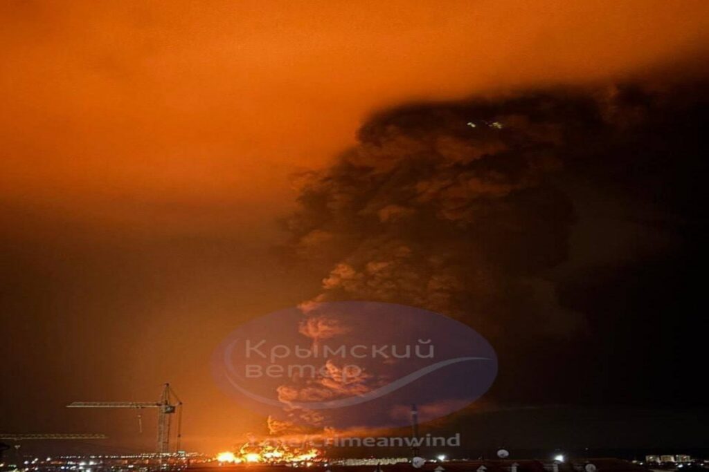 Ρωσία: Ουκρανικά drones έπληξαν εγκατάσταση στην Κριμαία – Φωτιά σε δεξαμενές καυσίμων [Βίντεο]