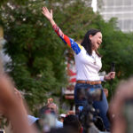 Μαρία Κορίνα Ματσάδο: Ποια είναι η «Iron Lady» της Βενεζουέλας που κέρδισε το Νόμπελ Ειρήνης 2025