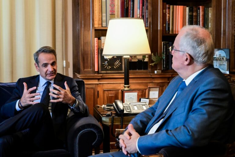 Μητσοτάκης: Το μνημείο του Αγνώστου Στρατιώτη έχει συμβολικό βάρος- Να διαφυλάξουμε το χαρακτήρα του