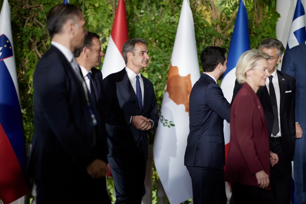 Μητσοτάκης στη MED9: Μελλοντικές απειλές μπορεί να έρθουν και από τον Νότο – Τα ευρωπαϊκά σύνο