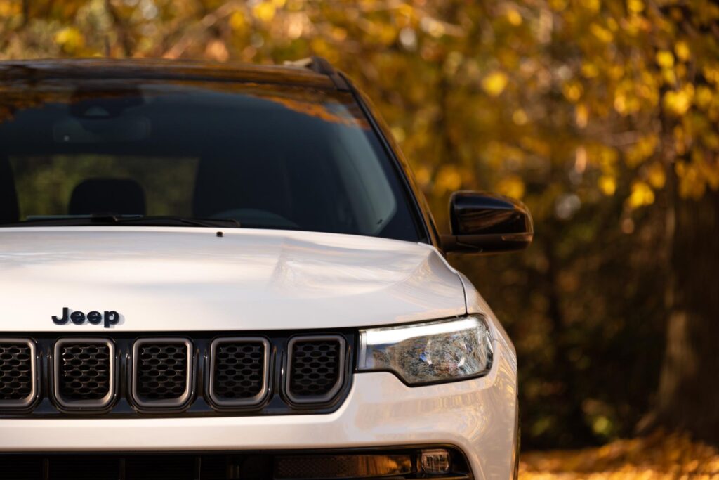 Έτσι θα πάρεις τετρακίνητο υβριδικό Jeep με κατανάλωση κάτω από 2 lt/100km και όφελος 10.000 ευρώ