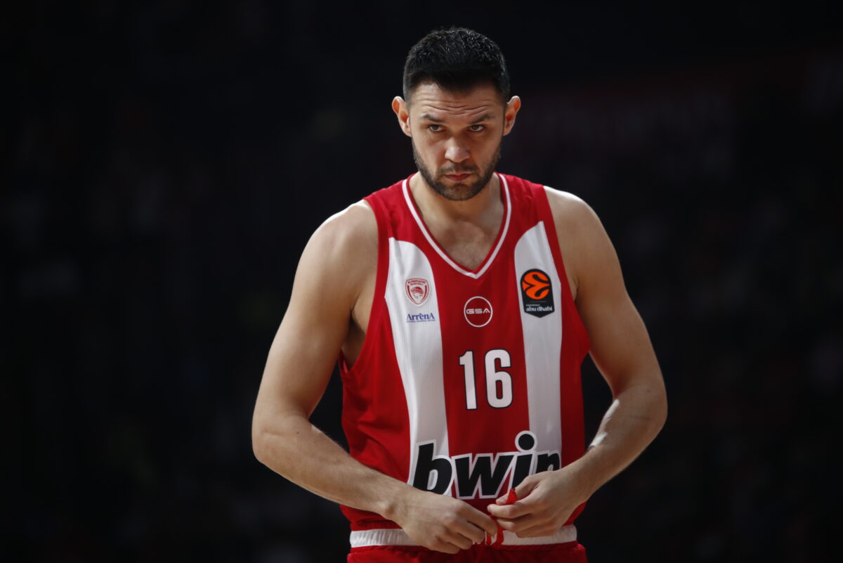 Κώστας Παπανικολάου