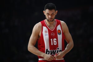 Κώστας Παπανικολάου