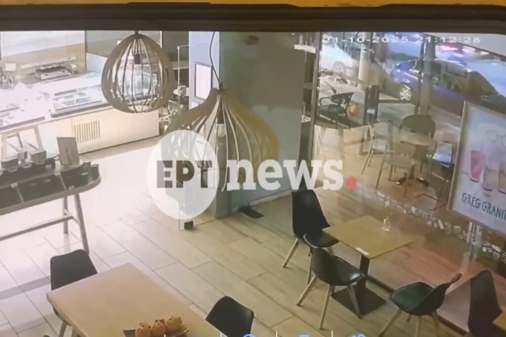 Περιστέρι: Βίντεο ντοκουμέντο από το τροχαίο που ΙΧ έπεσε πάνω σε σταθμευμένα οχήματα και χτύπησε μη