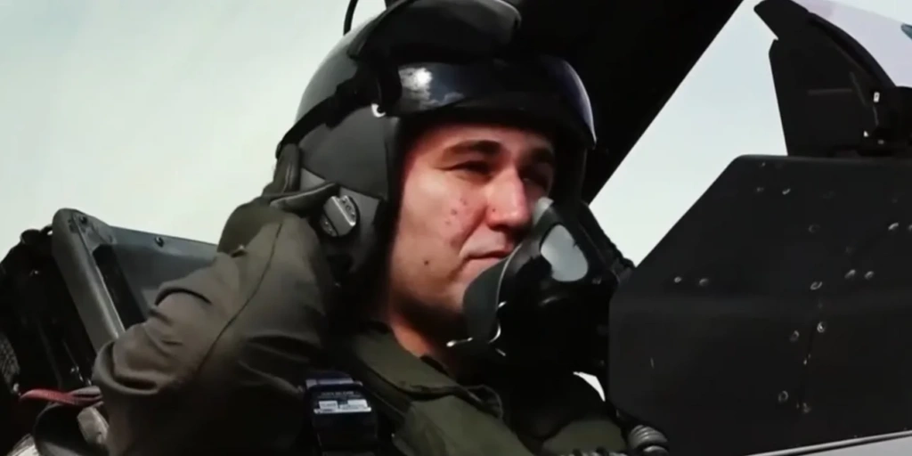 Επισμηναγός Γεωργίου: «Με τα νέα όπλα επιχειρούμε με μεγαλύτερη ακρίβεια» λέει ο πιλότος που συγκίνησε την Ελλάδα με το μήνυμά του