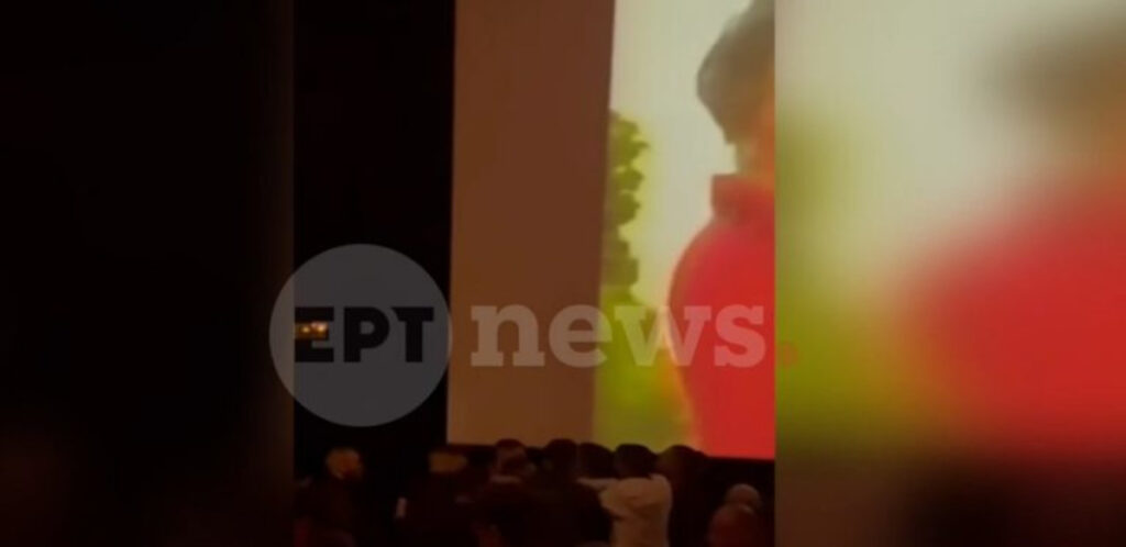 Ρέντη: Έπεσε «ξύλο» μέσα σε σινεμά – Δείτε το βίντεο από το επεισόδιο