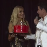 Σάκης Ρουβάς: Η απρόσμενη έκπληξη με τούρτα στη Νατάσα Θεοδωρίδου στην πρεμιέρα τους