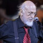 Πέθανε ο Διονύσης Σαββόπουλος – Ποιος ήταν ο «Νιόνιος» όλης της Ελλάδας [βίντεο]