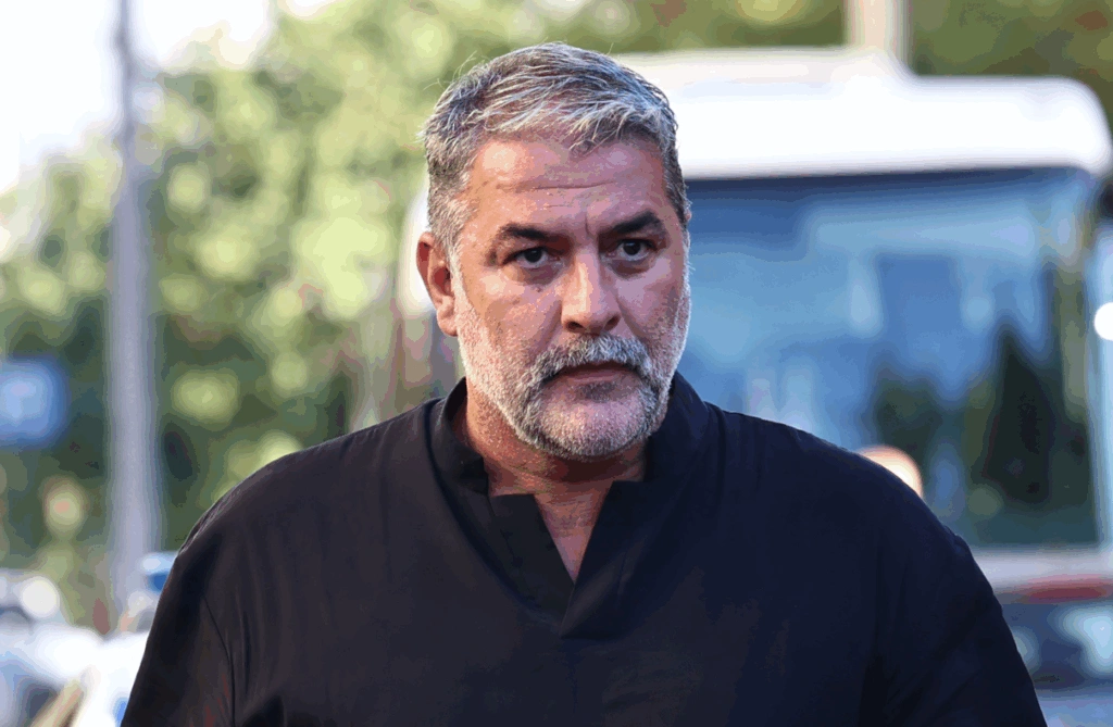 Βασίλης Μπισμπίκης: Ο αντισυμβατικός star με τις μεγάλες επιτυχίες και την πολυτάραχη ζωή – Πώ