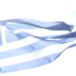 Χίος: Υψώθηκε τεράστια ελληνική σημαία στο λιμάνι ενόψει της 28ης Οκτωβρίου