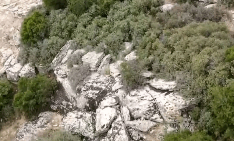 Γόννοι Λάρισας: Ο μύθος των χαμένων θησαυρών ζει ακόμα – Χρυσοθήρες σκάβουν ακόμα και στην πλατεία για λίρες [βίντεο]