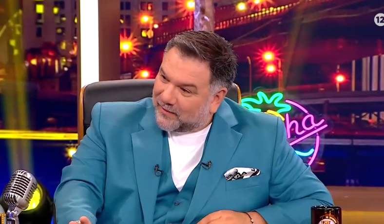 The 2Night Show: Εκρηκτική πρεμιέρα για 10η χρονιά με τον Γρηγόρη Αρναούτογλου – «Θα γίνει χαμός και αυτή τη χρονιά»