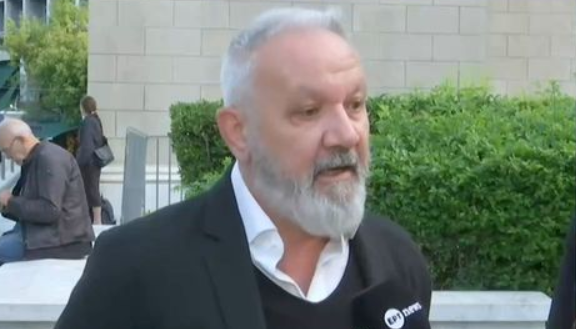 Χρήστος Θηβαίος για Διονύση Σαββόπουλο: «Χάσαμε όλοι τον παππού μας που μας έλεγε παραμύθια» [βίντεο]