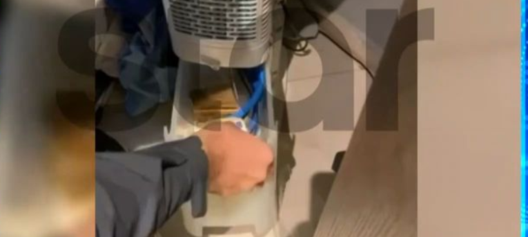 Συνελήφθη 46χρονος στην Αθήνα – Έκρυβε κοκαΐνη, χάπια ecstasy και 6.100 ευρώ σε τάπερ και αφυγραντήρα [βίντεο]