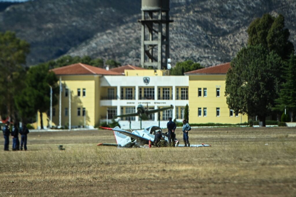 Πτώση αεροσκάφους στο Τατόι: Πως κατέπεσε το εκπαιδευτικό Tecnam – Σοβαρά τραυματισμένα τα 2 μ