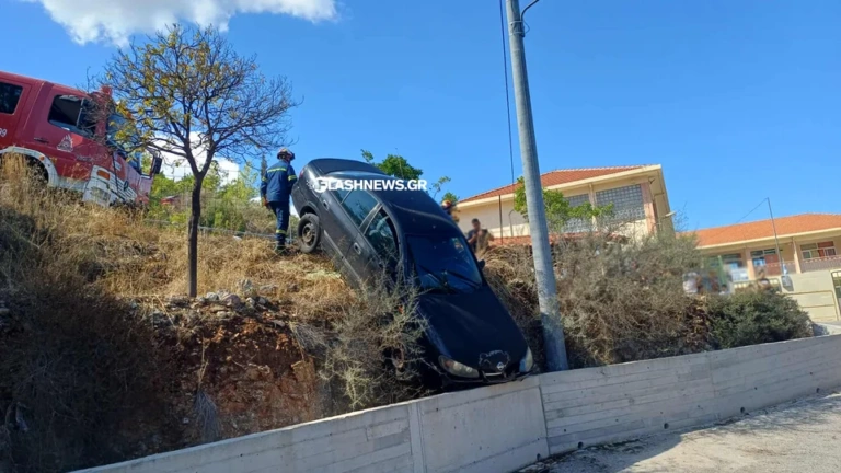 Χανιά: ΙΧ που οδηγούσε ηλικιωμένη κατέληξε σε γκρεμό – Σώα η οδηγός [εικόνες-βίντεο]