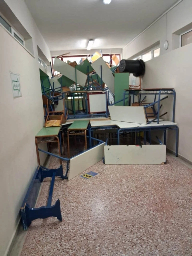 Ραφήνα: Εικόνες καταστροφής στο Γυμνάσιο μετά από κατάληψη μαθητών