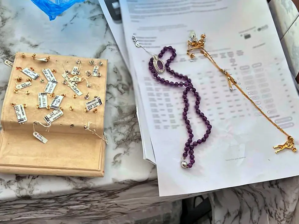 Εξιχνιάστηκε υπόθεση ληστείας σε κοσμηματοπωλείο στη Ρόδο - Συνελήφθη 45χρονος αλλοδαπός – Αναζητείται συνεργός του 53 ετών