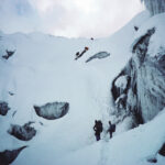 Ιμαλάια: Δύο από τους επιζώντες της πρώτης ελληνικής αποστολής επέστρεψαν 40 χρόνια μετά – Η μοιραία χιονοστιβάδα και το ταξίδι-φόρος τιμής [εικόνες – ντοκουμέντο]