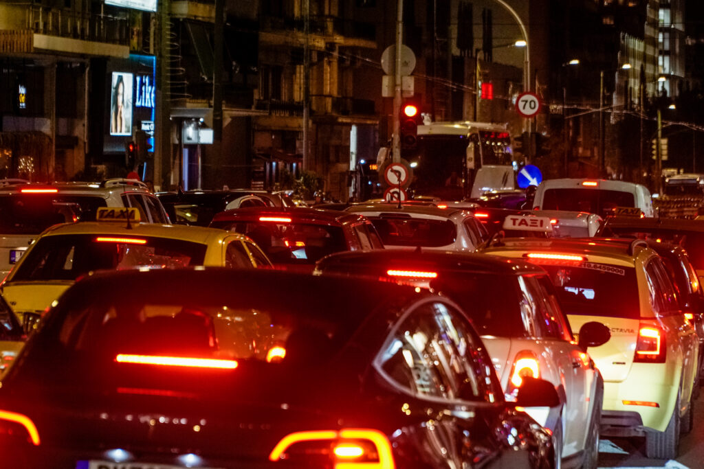 Κίνηση: Όλα στο κόκκινο – Καθυστερήσεις σε Λ. Κηφισίας και Κηφισό – Προβλήματα και στην Αττική