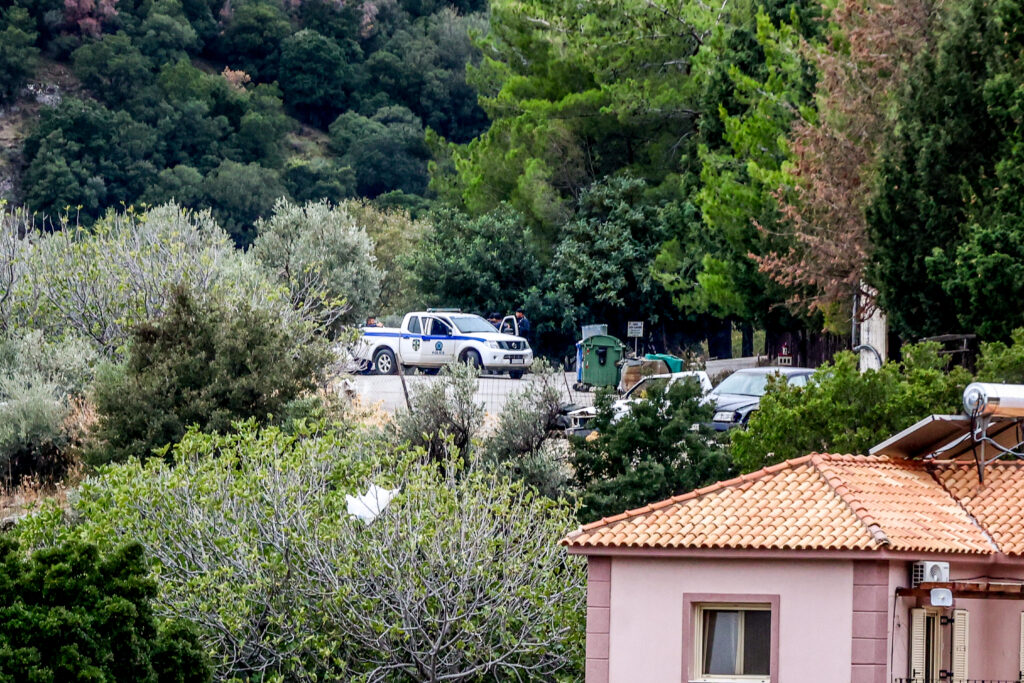 Βεντέτα στα Βορίζια: Δύο συλλήψεις μετά το αιματηρό επεισόδιο – Έρευνες της ΕΚΑΜ σε σπίτια των δύο οικογενειών