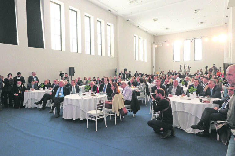 Δημογραφικό: Με Εθνικό Σχέδιο Δράσης κόντρα στη μεγάλη απειλή