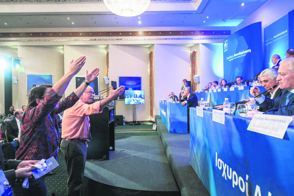 Ένταση στην ΚΕΔΕ: Τι ζητούν οι δήμαρχοι, τι απαντάει η κυβέρνηση