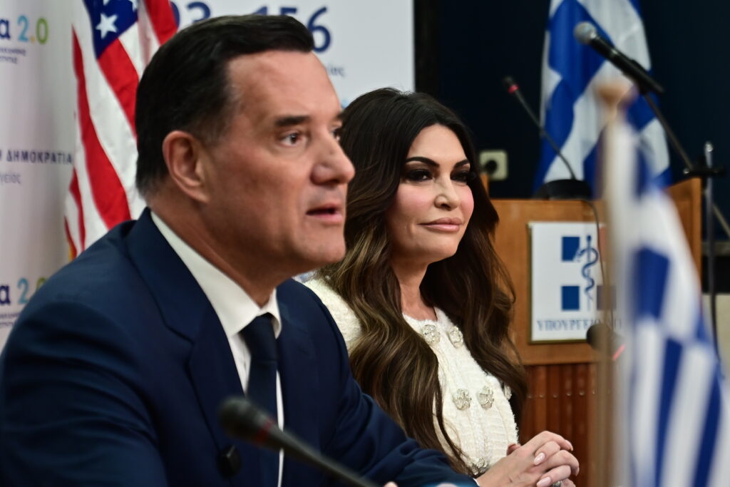 Άδωνις Γεωργιάδης και Κίμπερλι Γκιλφόιλ στο υπουργείο Υγείας για τον Ψηφιακό Βοηθό Πολίτη