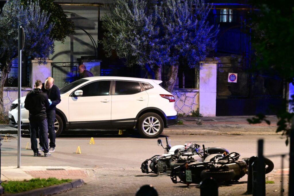 Άγιος Δημήτριος: Ανθρωποκυνηγητό για τους διαρρήκτες που τραυμάτισαν εμβολίζοντας μηχανές της ομάδας