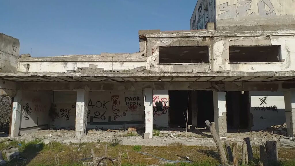Ιστορική στιγμή: Κατεδαφίζονται τα κτίρια της ΑΓΝΟ στη Σταυρούπολη Θεσσαλονίκης